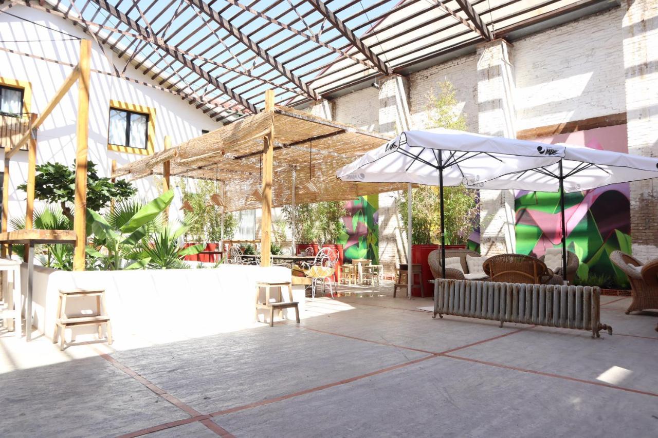 Lindala Hotel Valencia Bagian luar foto